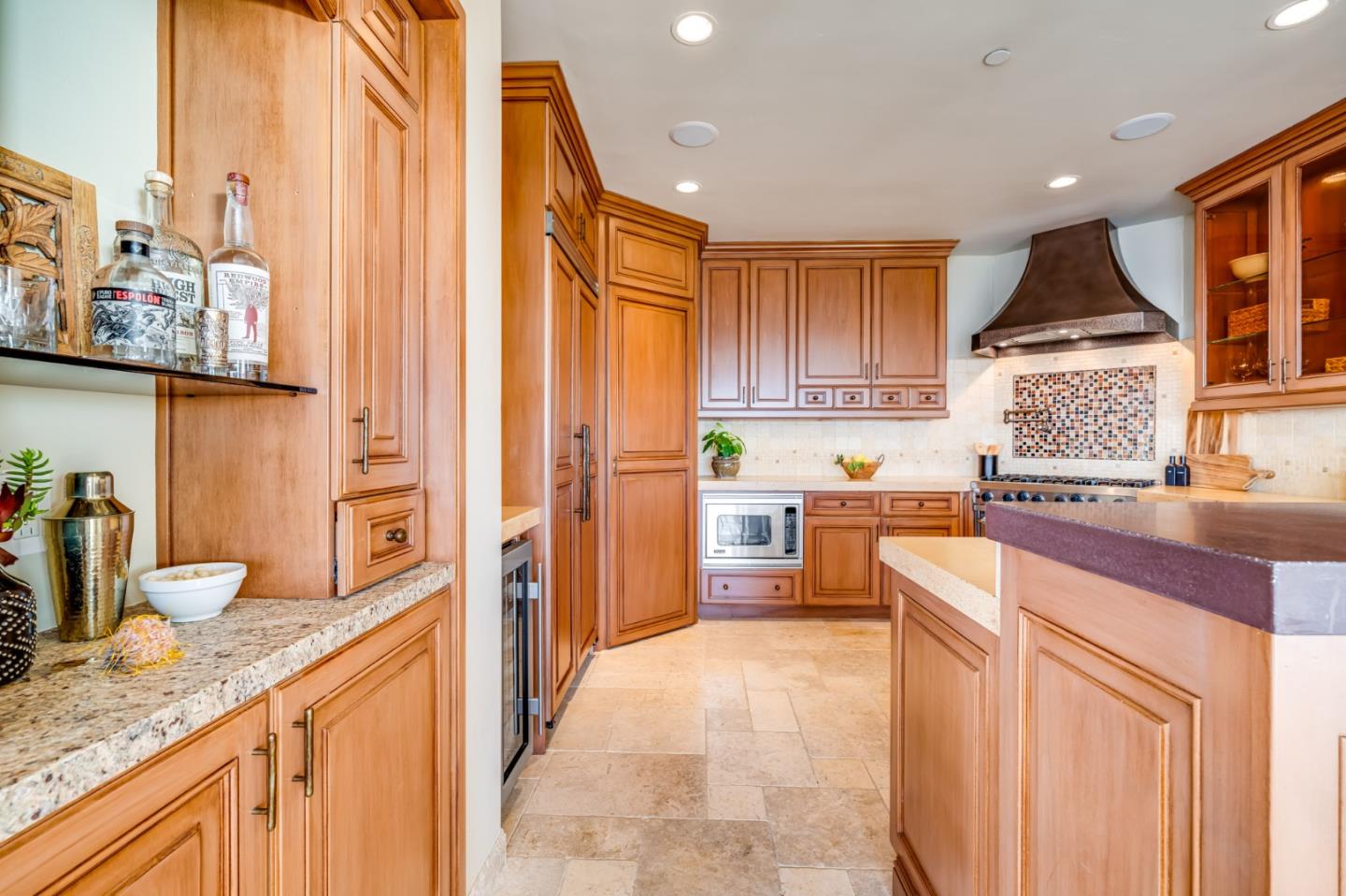 639 Beach DR