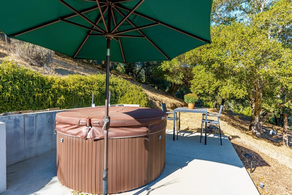 3765 Old Pilkington RD