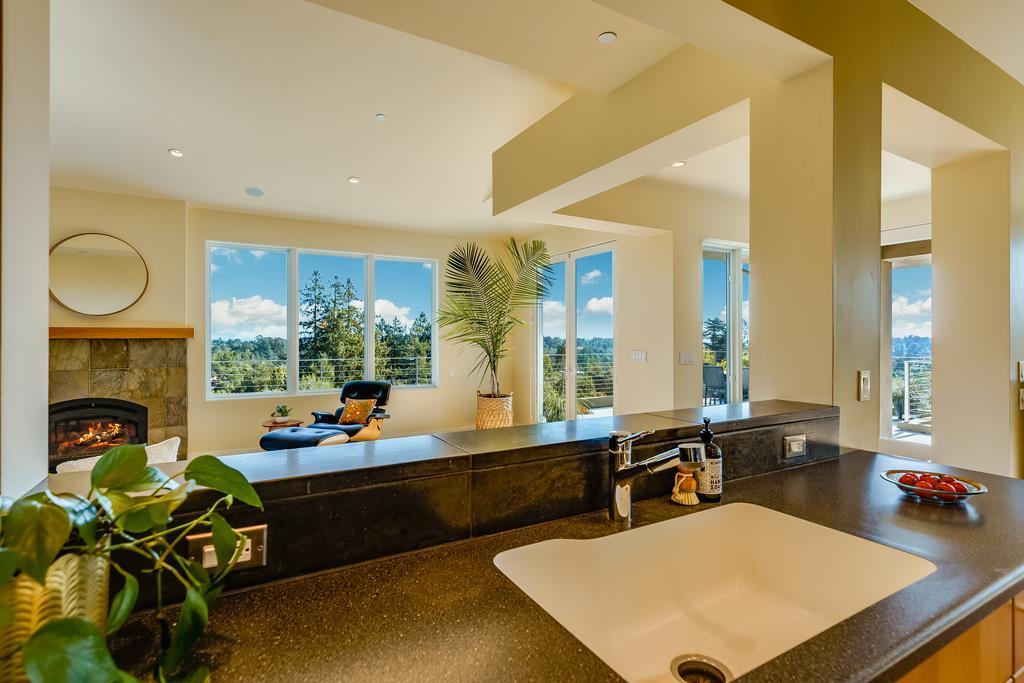 3765 Old Pilkington RD