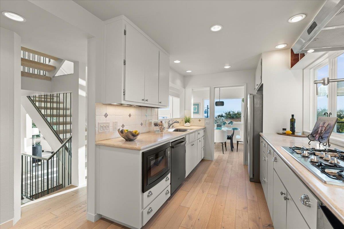 439 Vista Del Mar DR