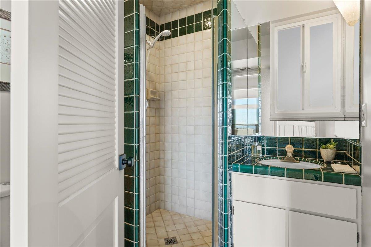 439 Vista Del Mar DR