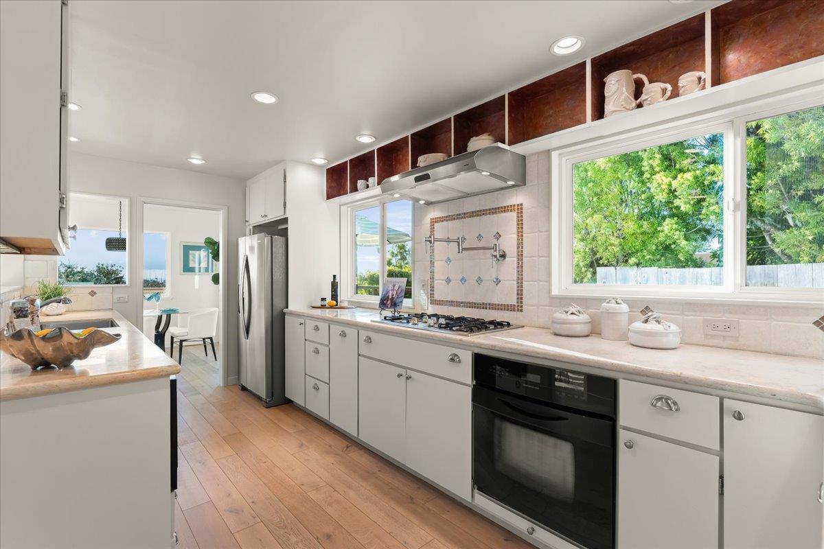 439 Vista Del Mar DR