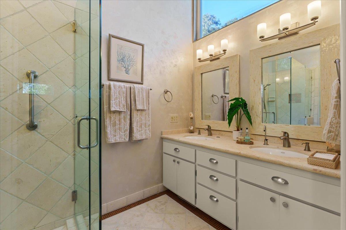 439 Vista Del Mar DR