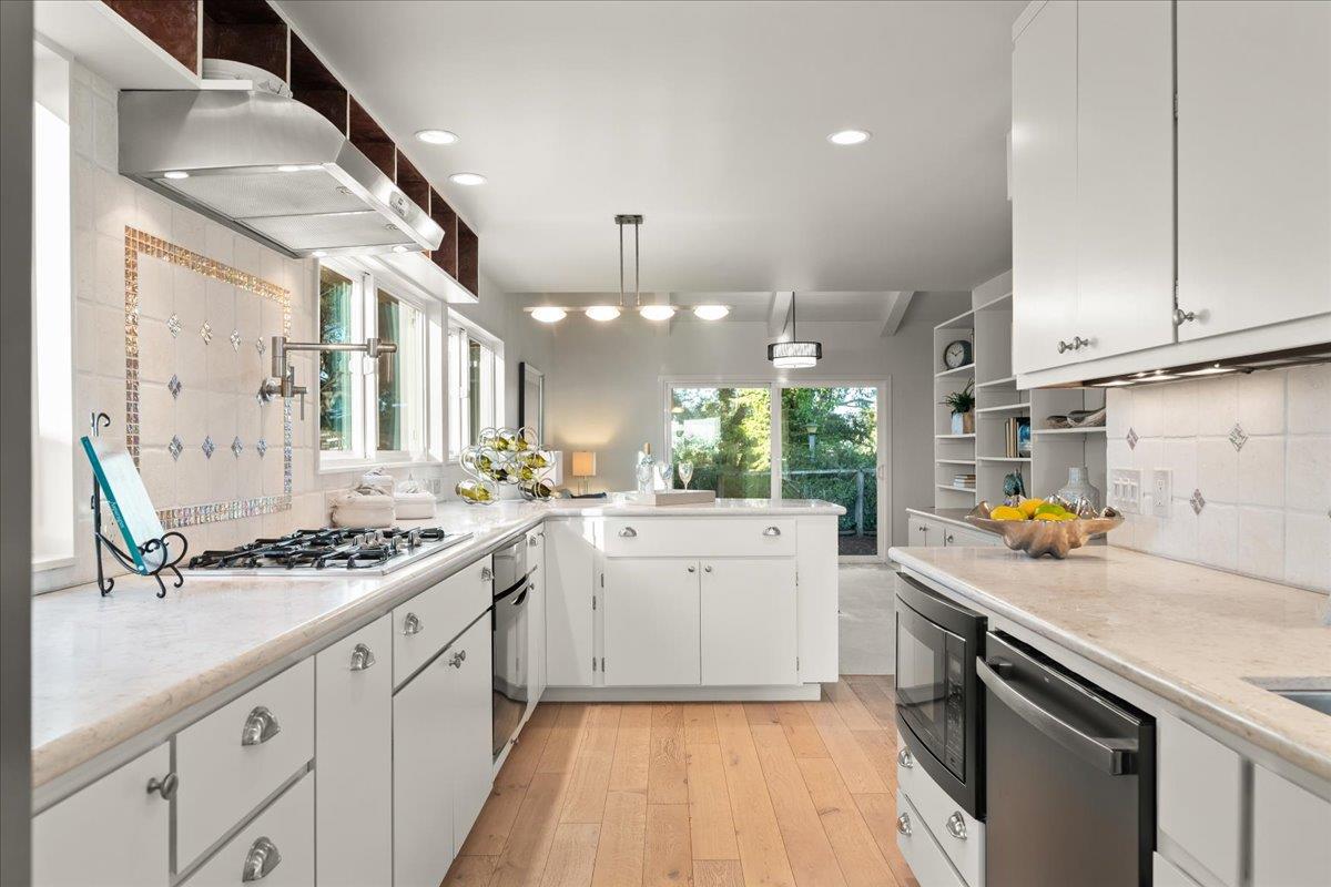 439 Vista Del Mar DR