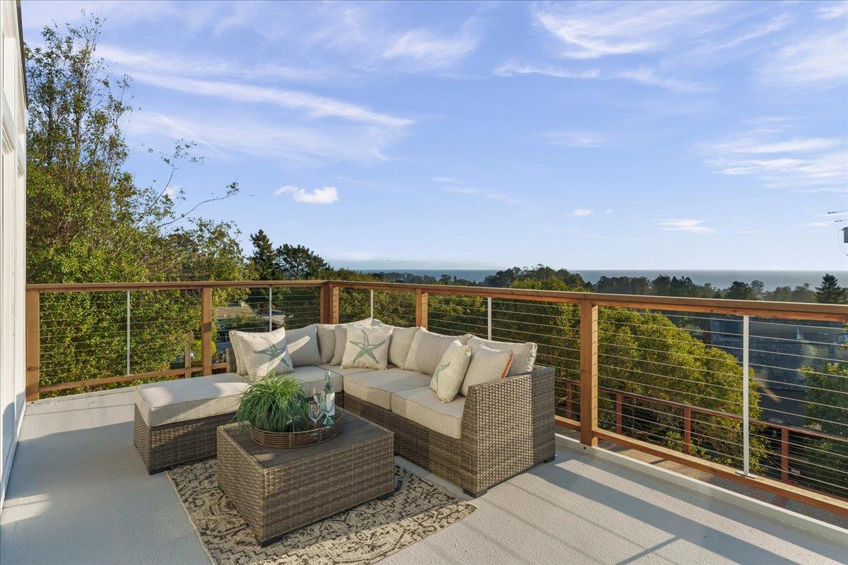 439 Vista Del Mar DR