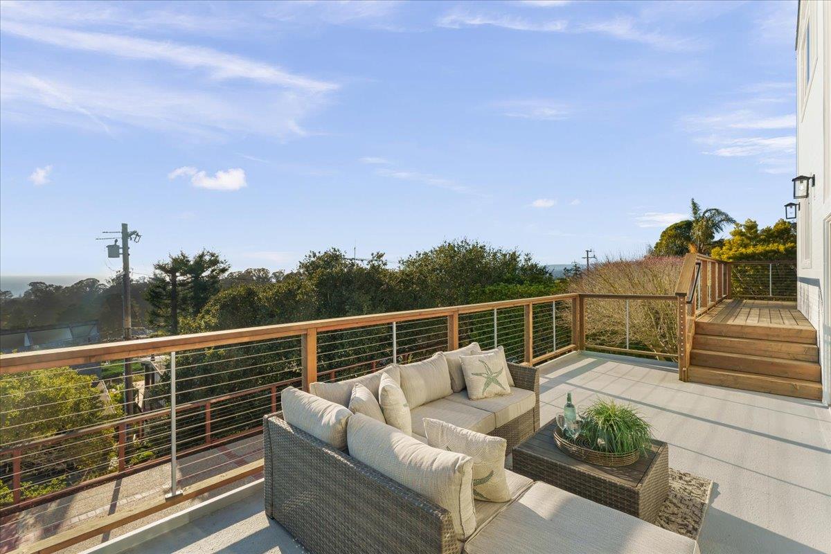 439 Vista Del Mar DR