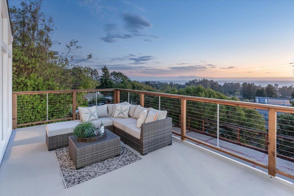 439 Vista Del Mar DR