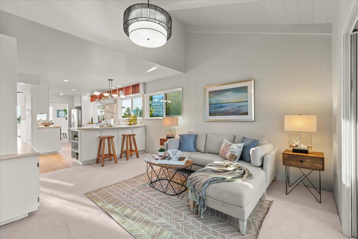 439 Vista Del Mar DR