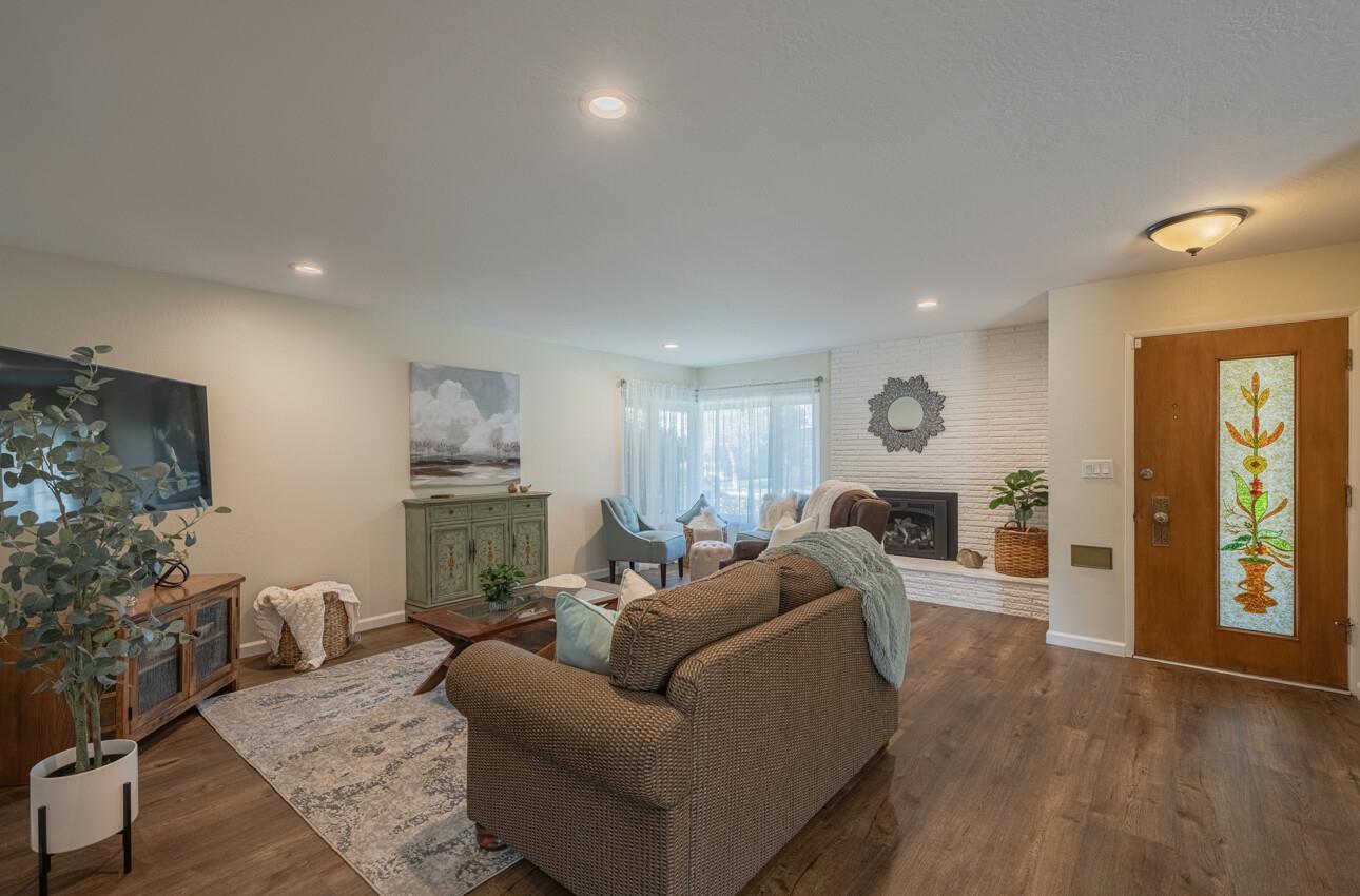 226 Encinada DR