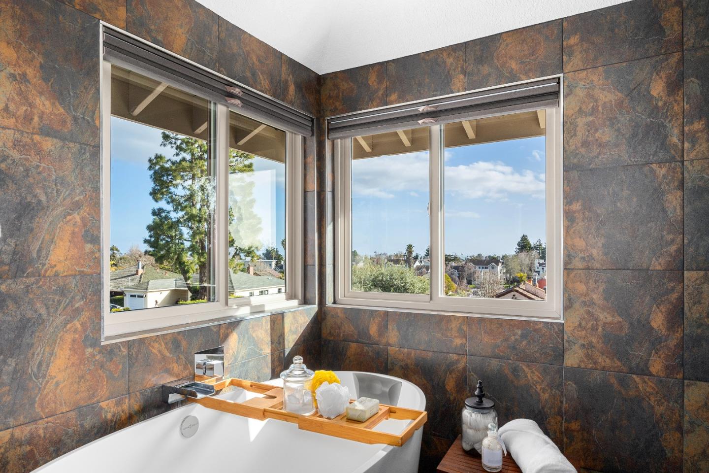 301 Arroyo Seco