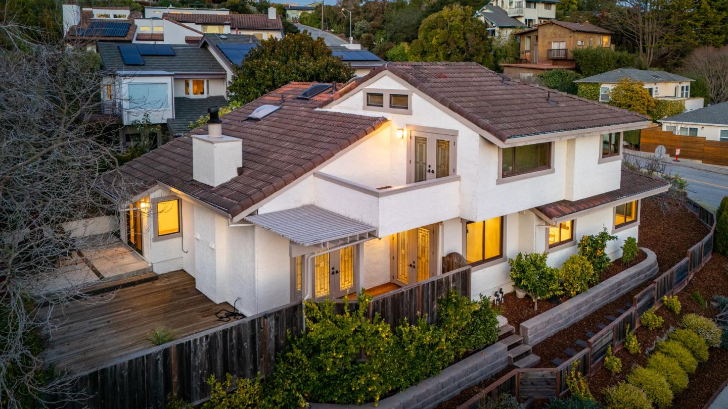 301 Arroyo Seco