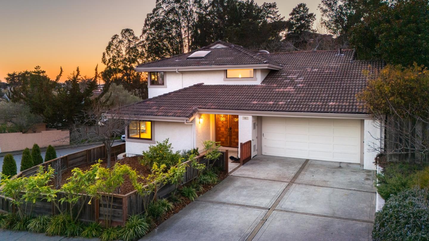 301 Arroyo Seco