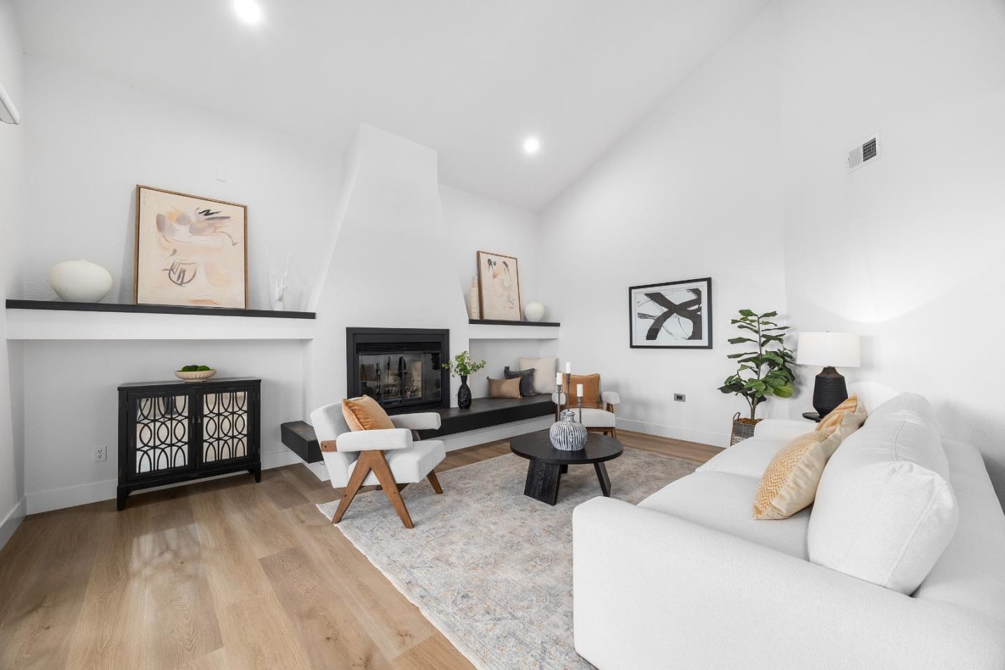 301 Arroyo Seco