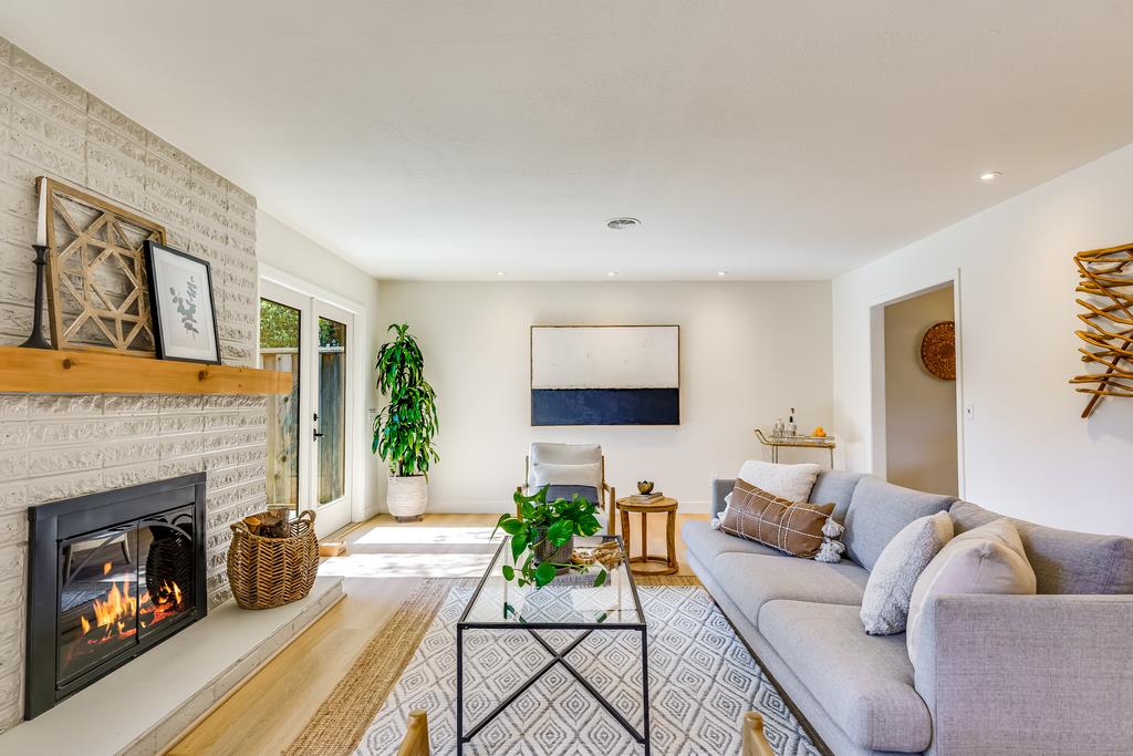 260 Alturas WAY