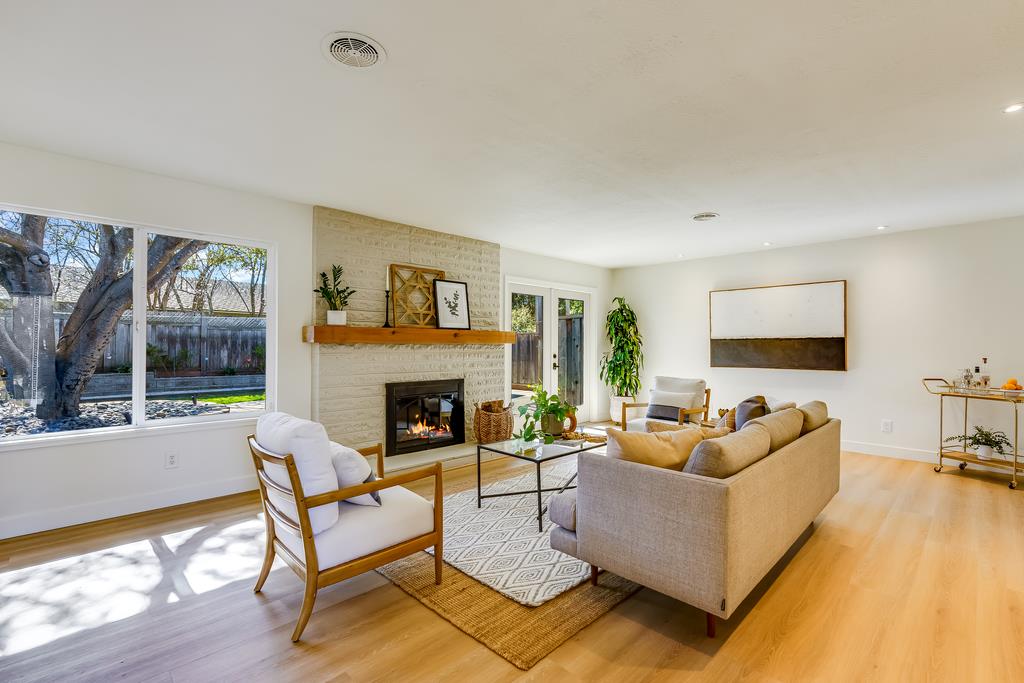 260 Alturas WAY