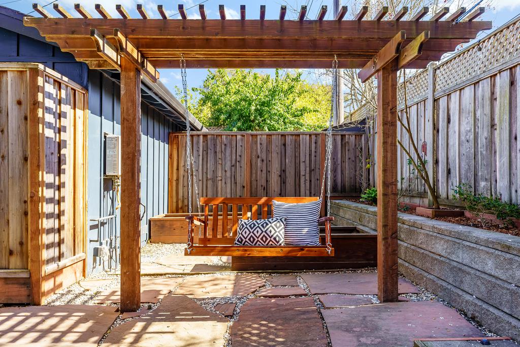 260 Alturas WAY