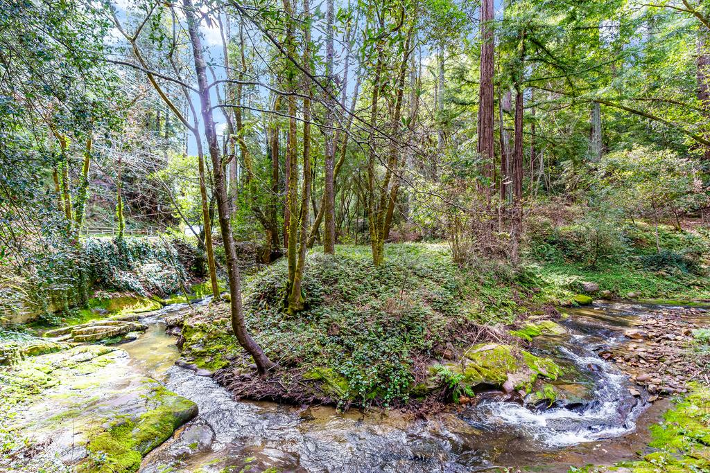 10135 Love Creek RD