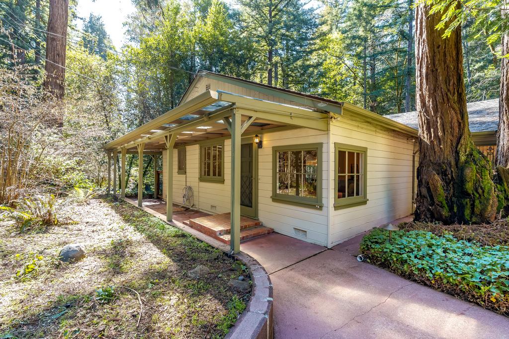 10135 Love Creek RD
