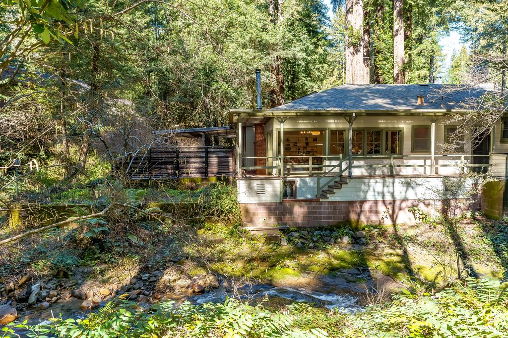 10135 Love Creek RD