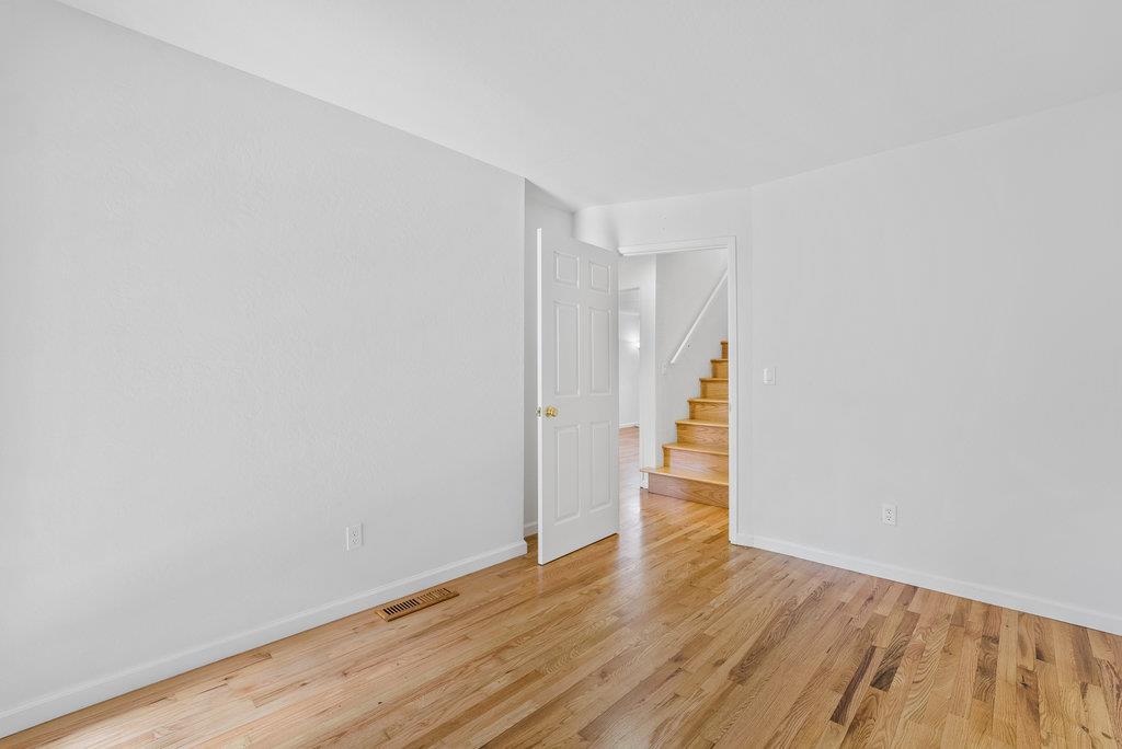 857 Burns AVE