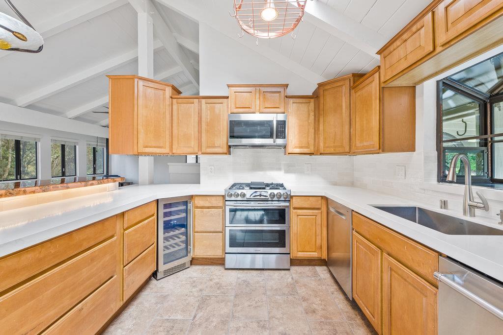 857 Burns AVE