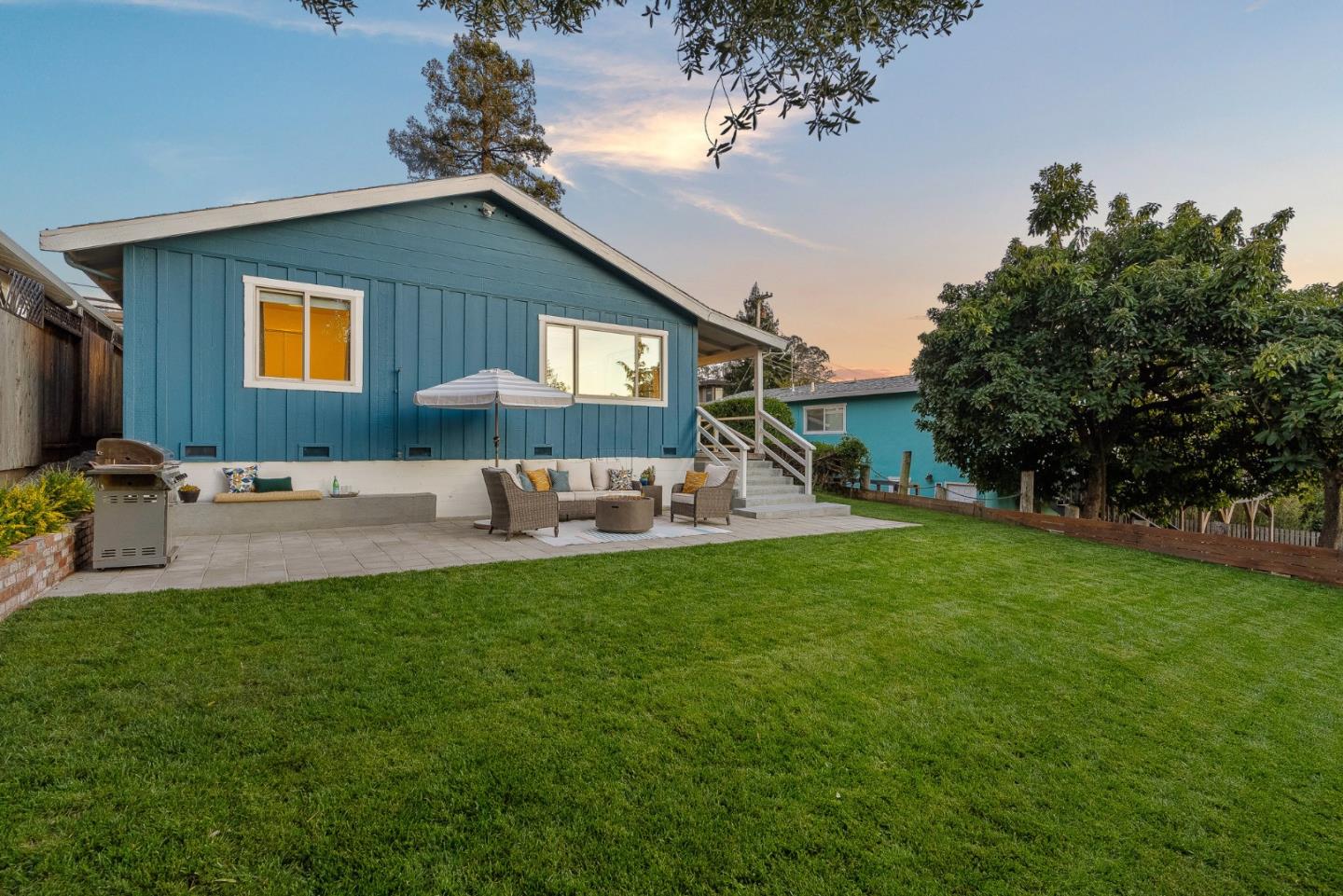 405 Monterey AVE