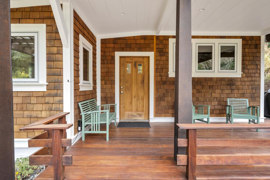385 Redwood Heights RD