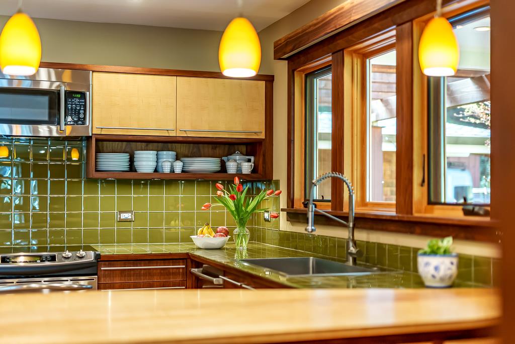 385 Redwood Heights RD