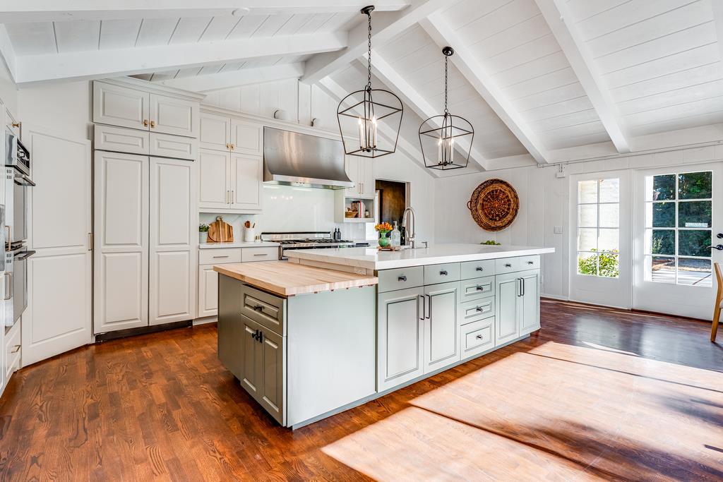 25984 North Mesa Drive