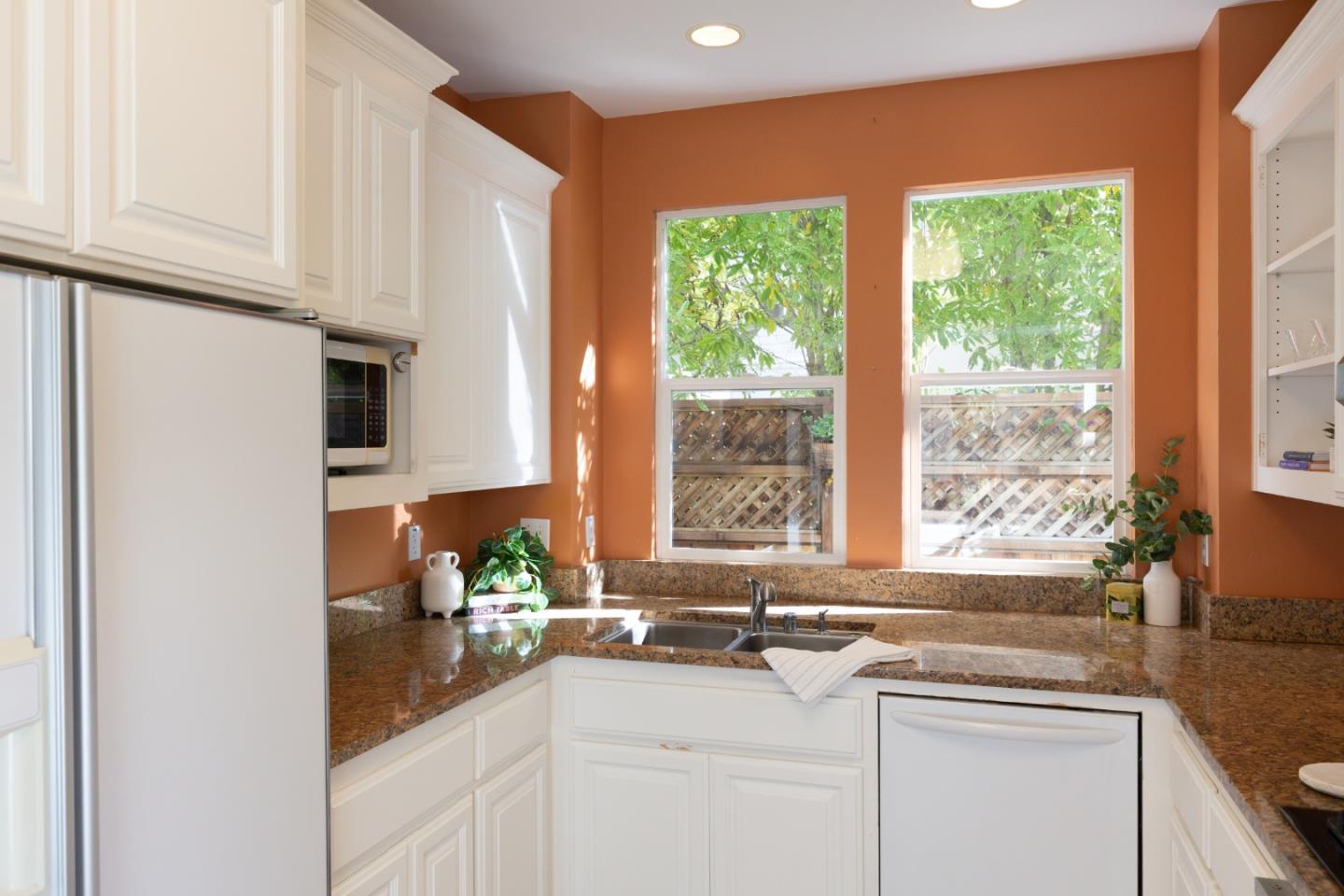 165 Westview CT