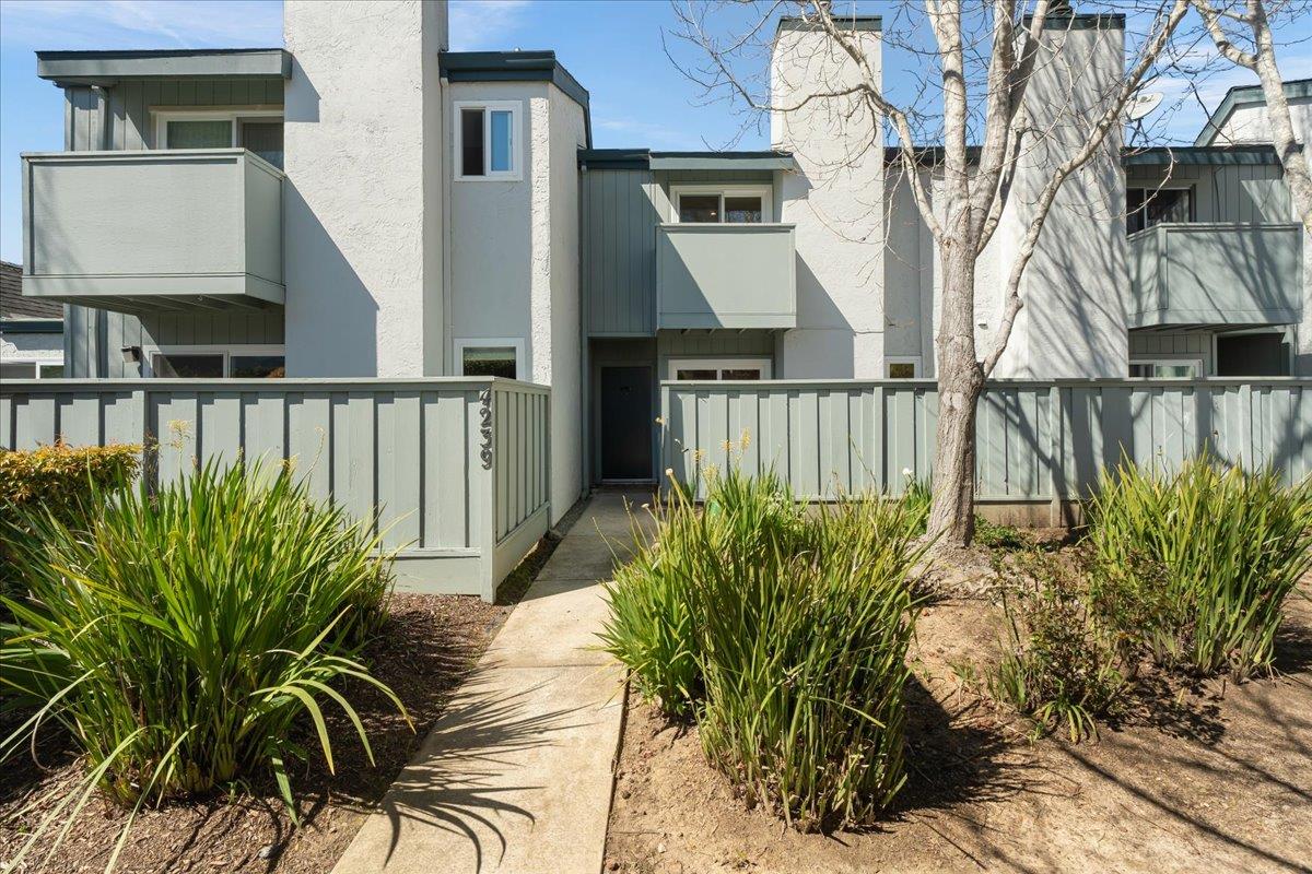 4239 Sea Pines Court