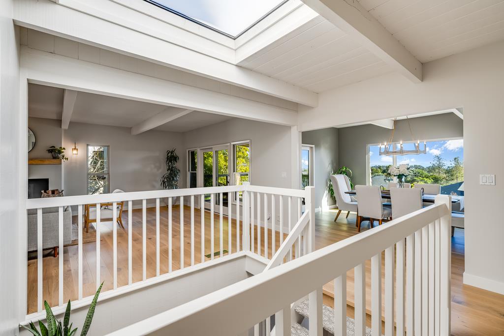 207 Driftwood CT