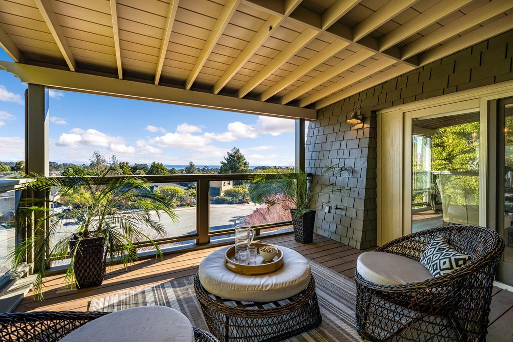 207 Driftwood CT