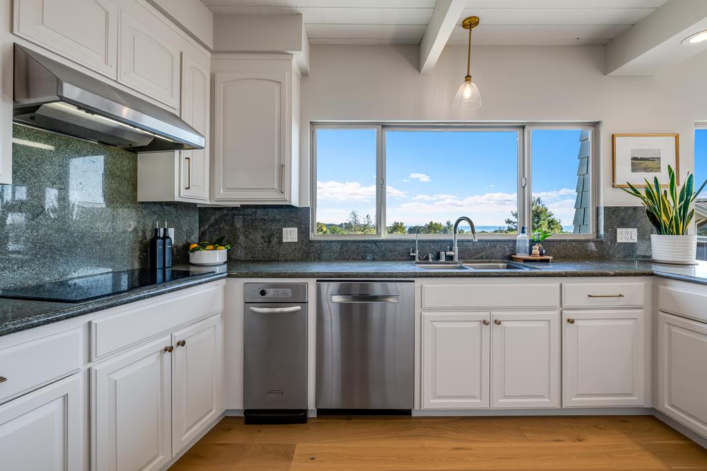 207 Driftwood CT