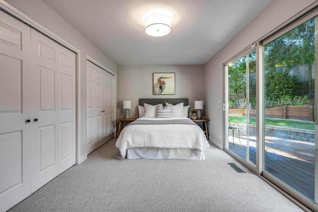 207 Driftwood CT