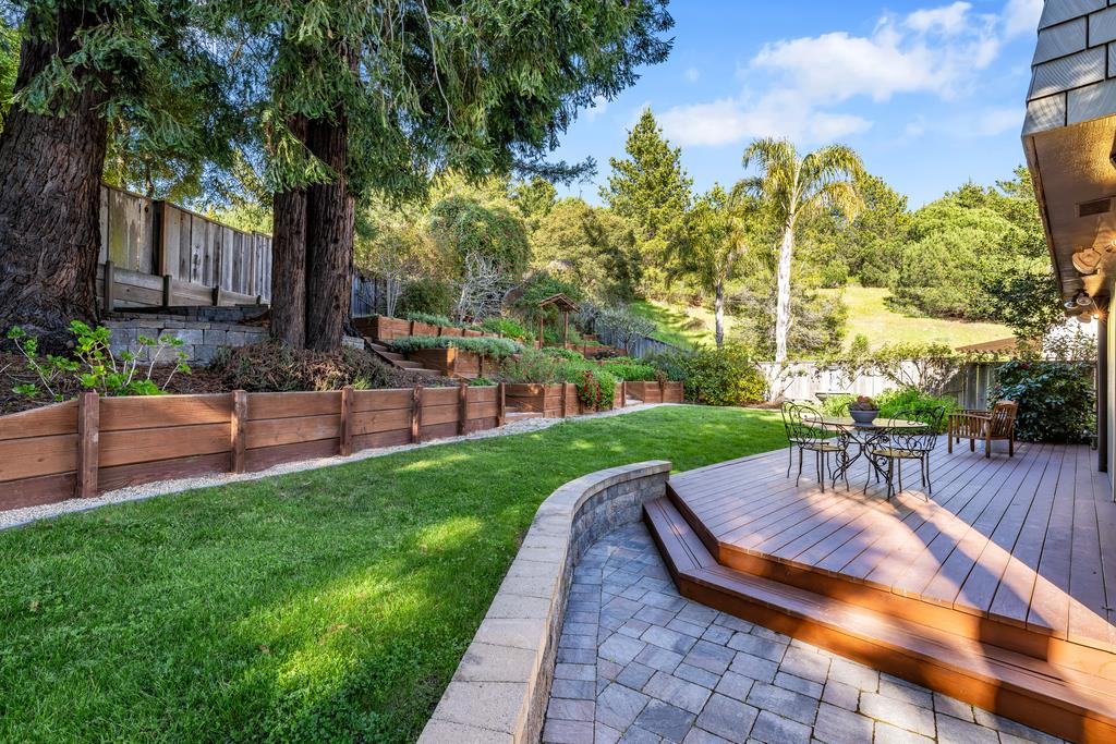 207 Driftwood CT