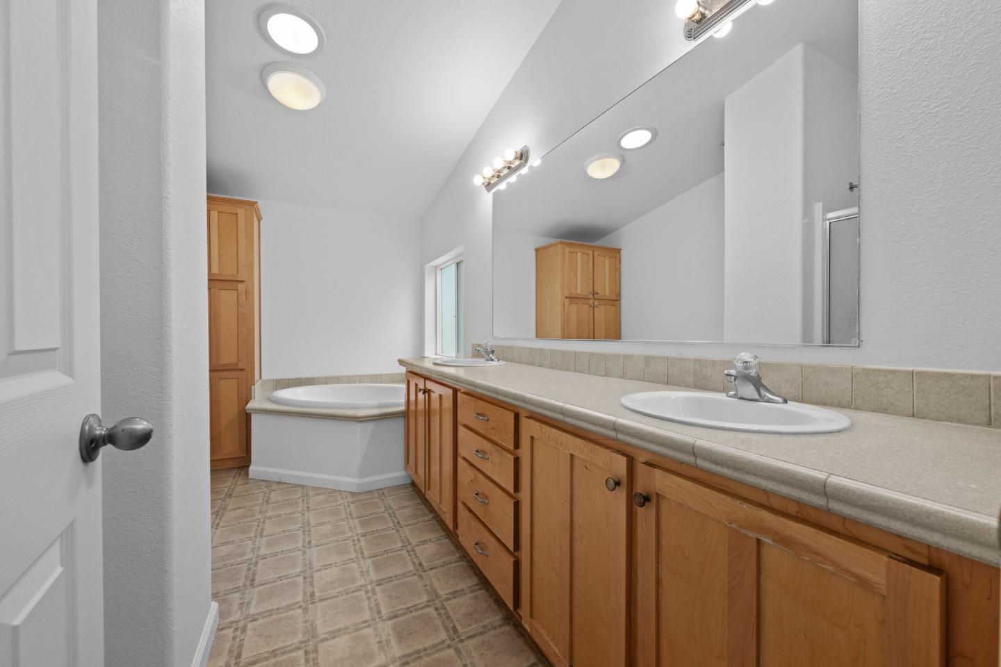 258 Chateau La Salle DR 258