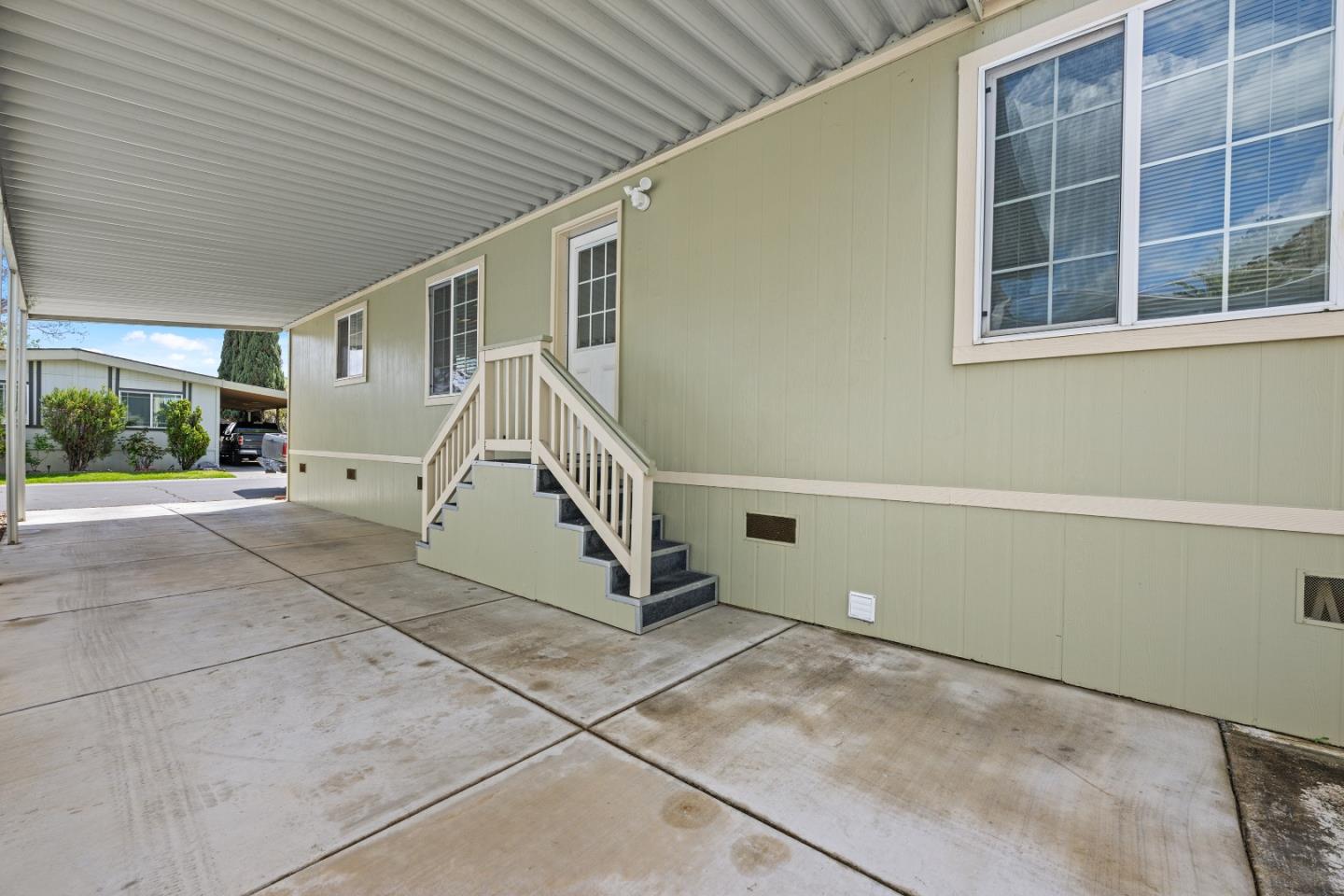 258 Chateau La Salle DR 258