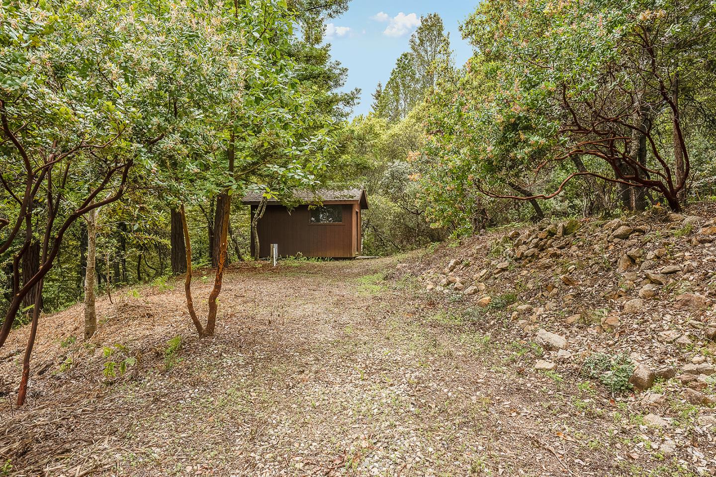 235 Feather LN