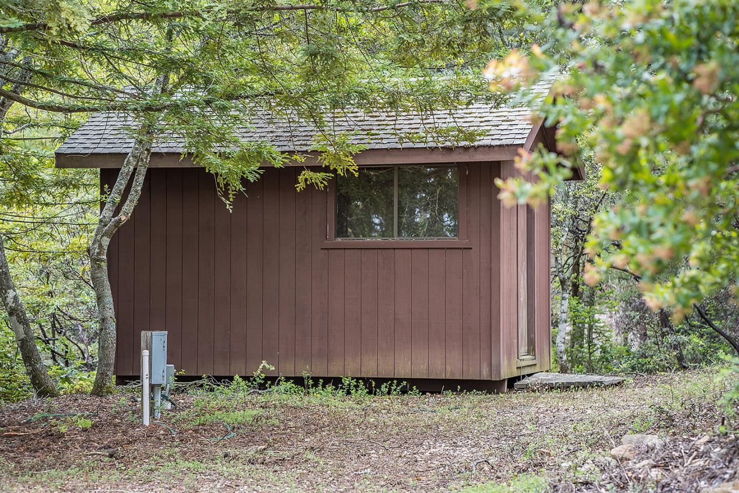 235 Feather LN