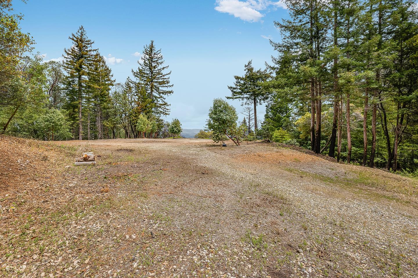 235 Feather LN
