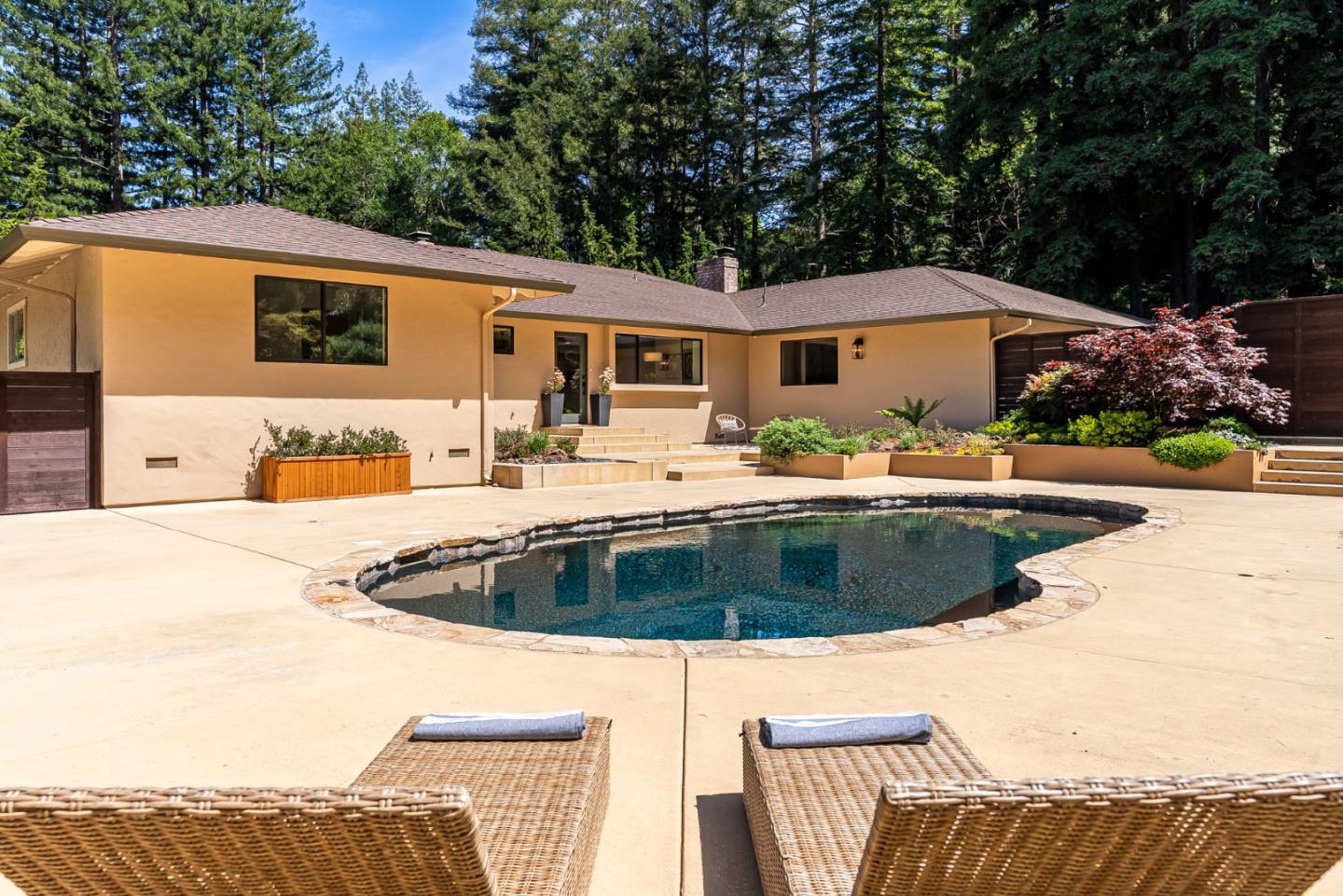 140 Echo Ridge LN