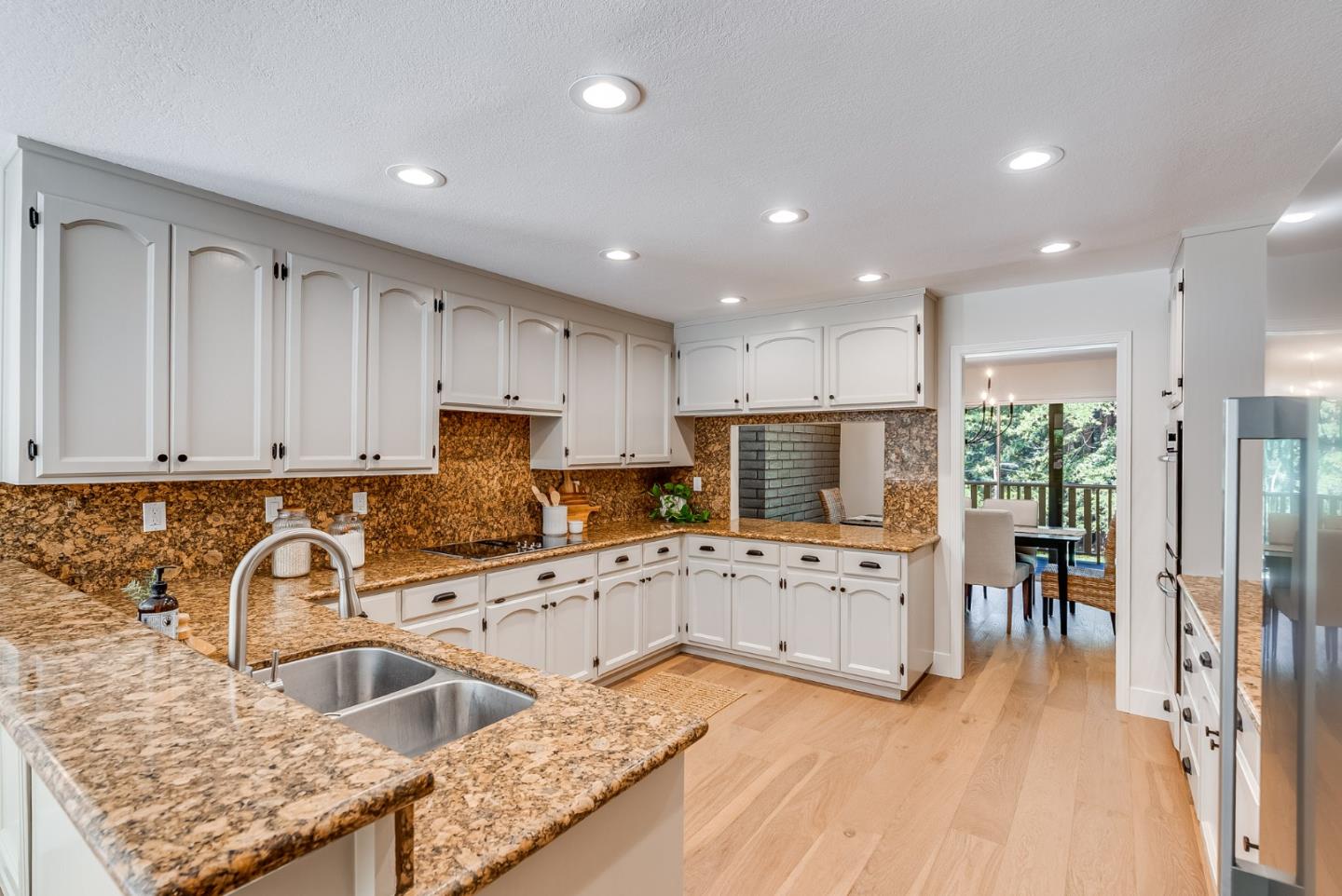 140 Echo Ridge LN