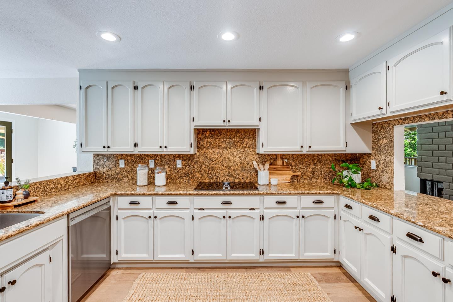 140 Echo Ridge LN