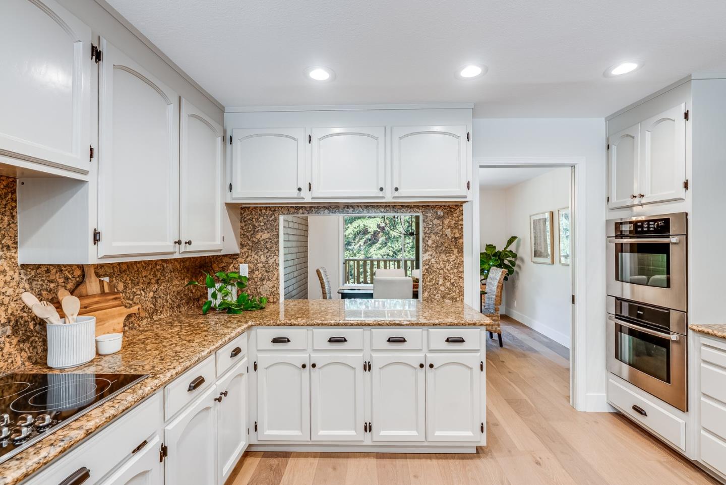 140 Echo Ridge LN