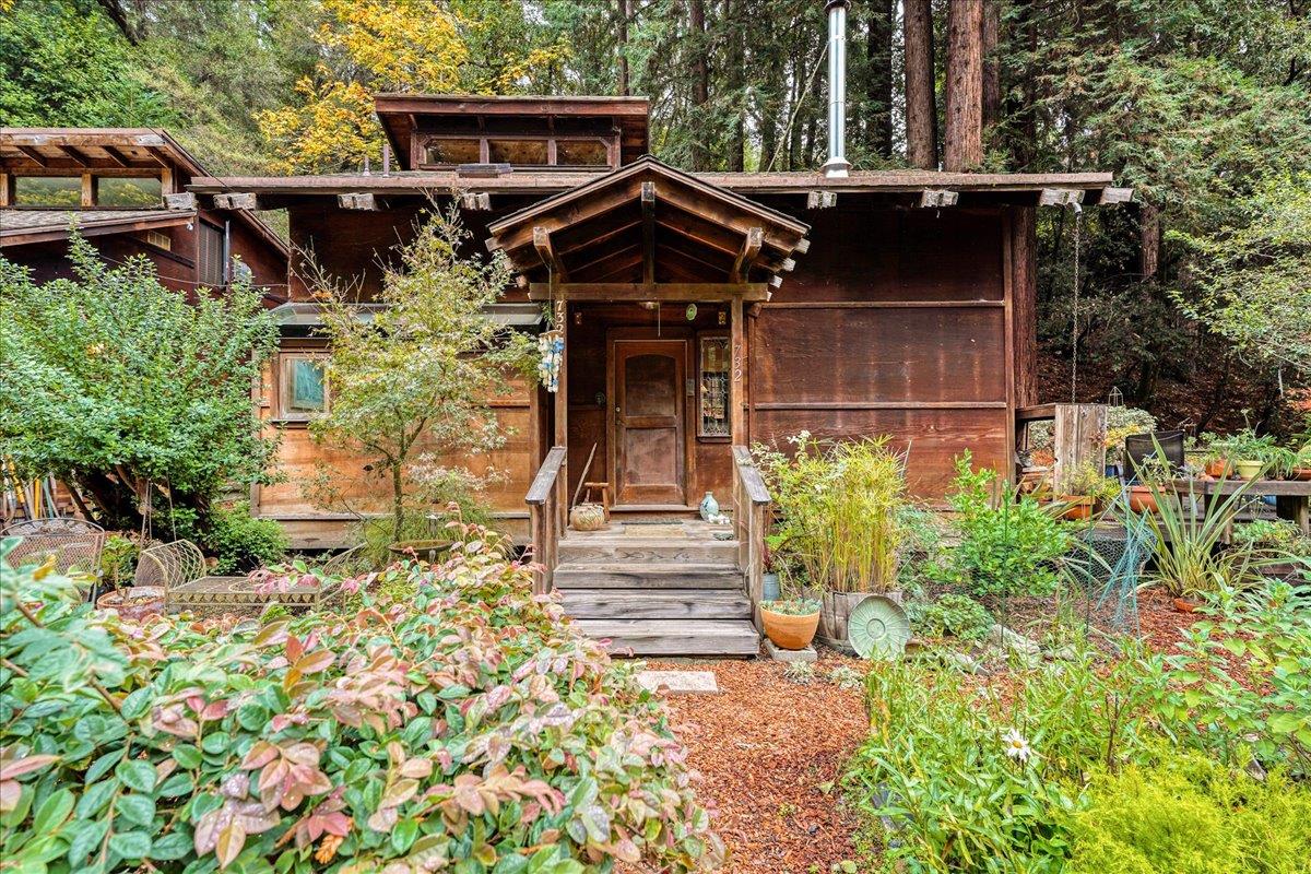 732 Eureka Canyon Road