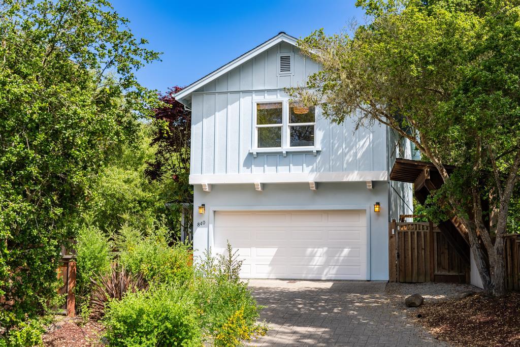 840 Seacliff DR
