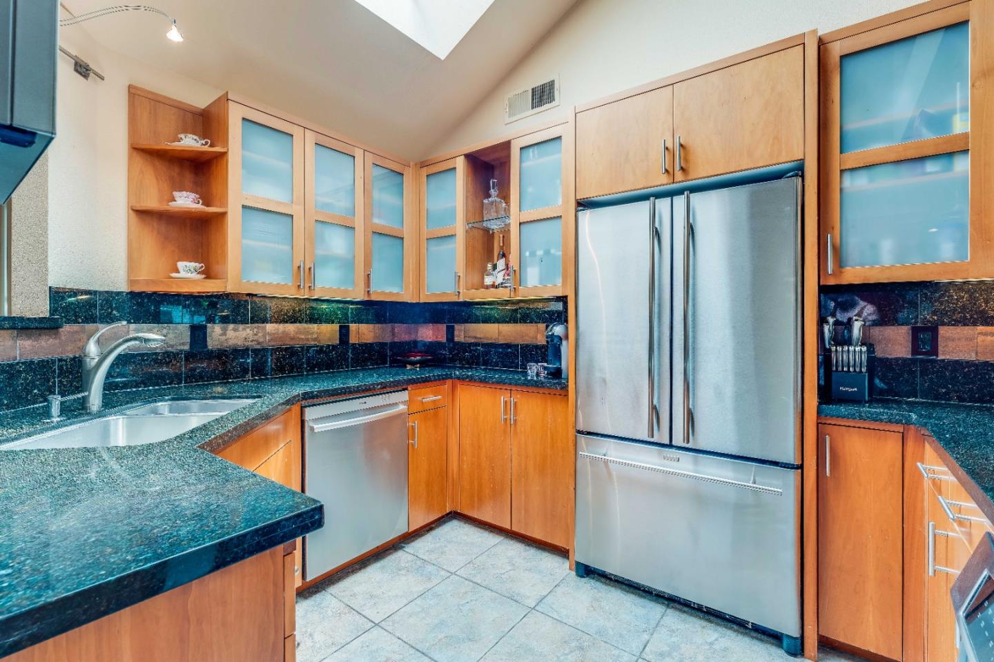 1609 Taylor LN