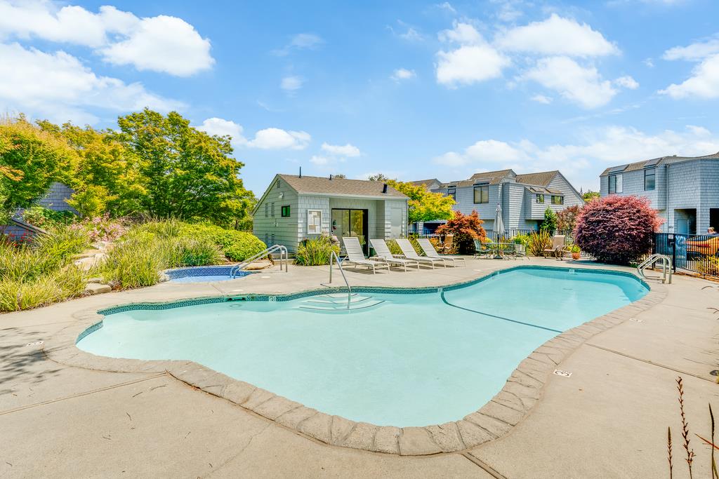 1609 Taylor LN