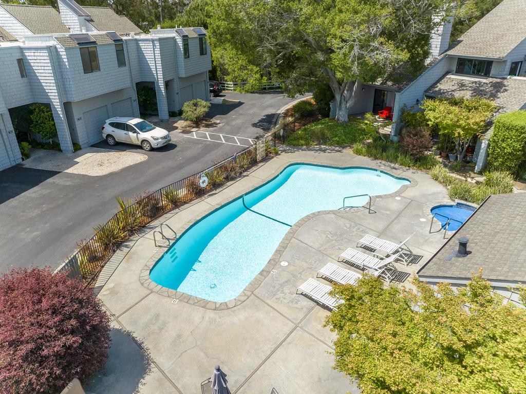 1609 Taylor LN